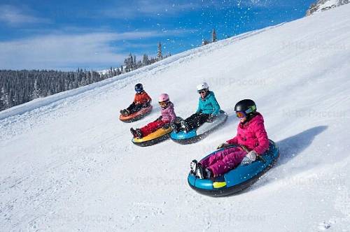 В МЧС рассказали амурчанам, как правильно кататься на ватрушках, сноубордах и горных лыжах