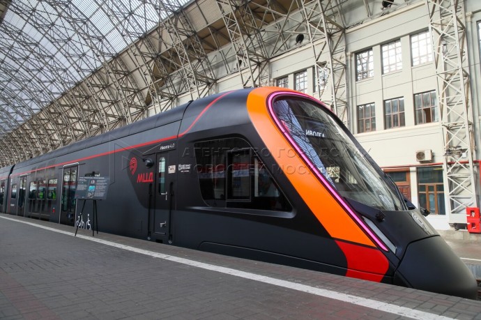 Юбилейную черную «Иволгу» запустили на МЦД-4