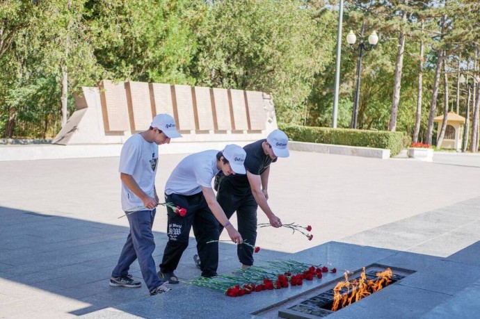 Дагестанские школьники и студенты побывали на местах боевой славы в Севастополе
