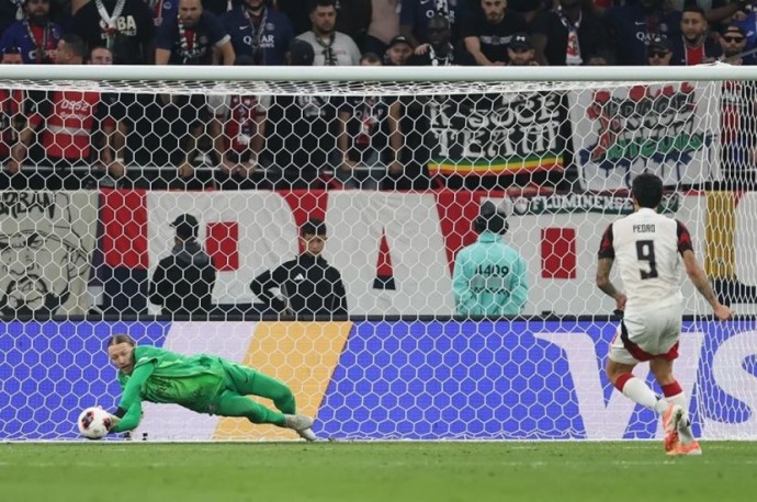 "В ПСЖ родился новый культовый герой". Sports Illustrated – о Матвее Сафонове