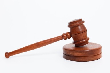 Льва Шлосберга* приговорили к обязательным работам