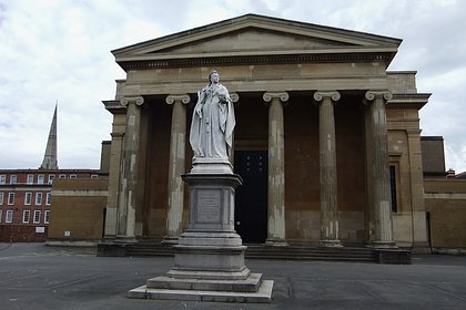 Мужчина продемонстрировал пенис в ходе судебного заседания Мужчина продемонстрировал пенис в ходе судебного заседания