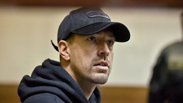 СК возбудил дело в отношении автора пикап-тренингов Алекса Лесли