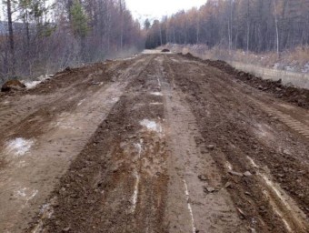 На севере Бурятии наледные воды вышли на дорогу