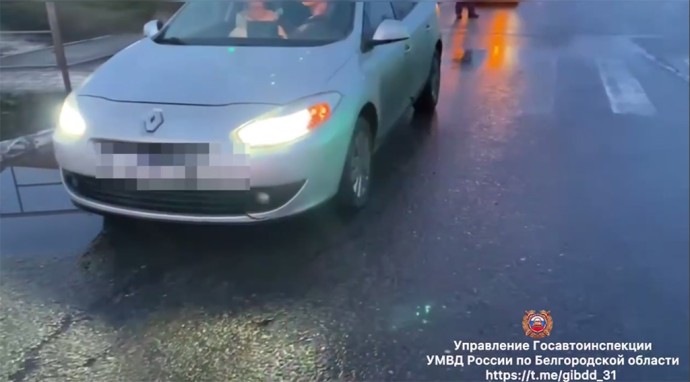 Под Белгородом водитель иномарки сбил на пешеходном переходе женщину Под Белгородом водитель иномарки сбил на пешеходном переходе женщину