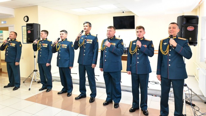 В Уфе бригада «Рубиновая звезда» выступила перед бойцами госпиталя