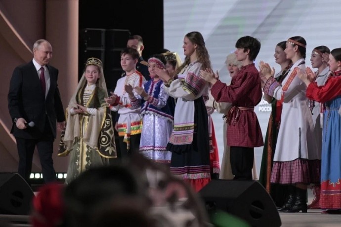 В НЦ «Россия» стартовал Год единства народов: на марафоне открыли регистрацию на Международный фестиваль молодёжи в Екатеринбурге