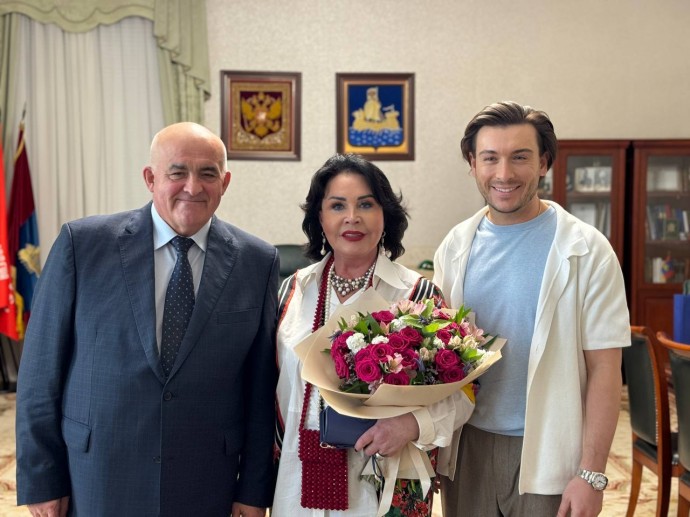 Надежду Бабкину с новым фаворитом обнаружили у костромского губернатора