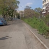 В Благовещенске после обращения жителей очистят заросший тротуар возле дома «Берег удачи»