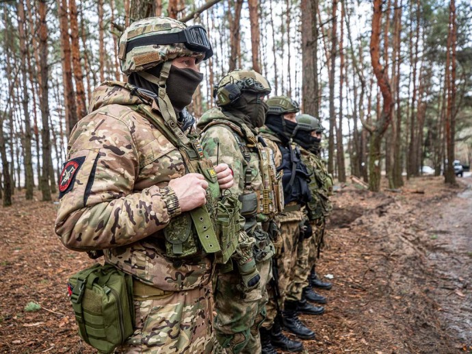 Бойцы белгородской самообороны доставили двух раненых женщин в больницу