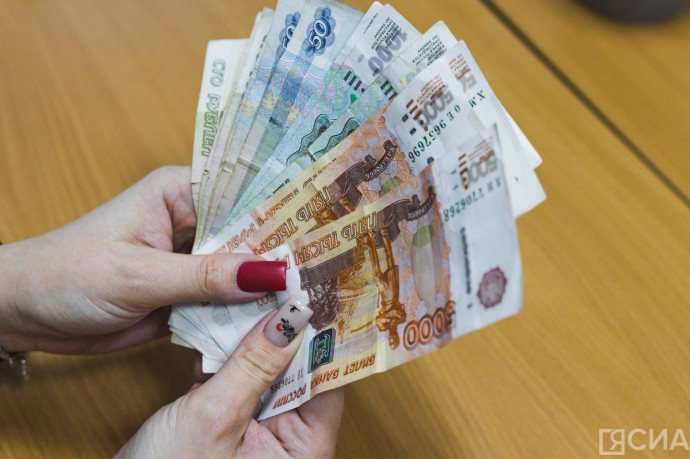 Юрист рассказал, кому полагается 13-я зарплата