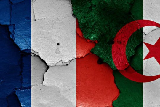В Алжире потребовали репарации от Франции за колонизацию и ядерные испытания