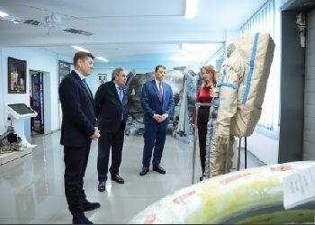 Делегация Совфеда в Приамурье посетила онкодиспансер, АмГУ и «Трибуну Холл»