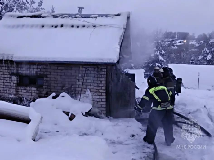 За сутки в Новгородской области потушили пять пожаров За сутки в Новгородской области потушили пять пожаров