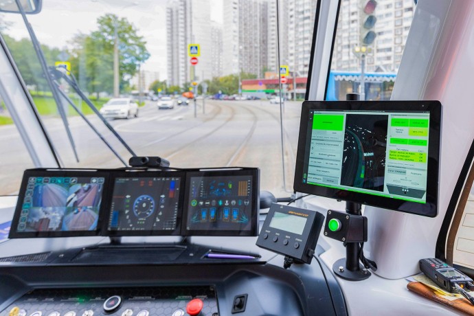 Первый в России беспилотный трамвай переключает стрелки без участия человека Первый в России беспилотный трамвай переключает стрелки без участия человека