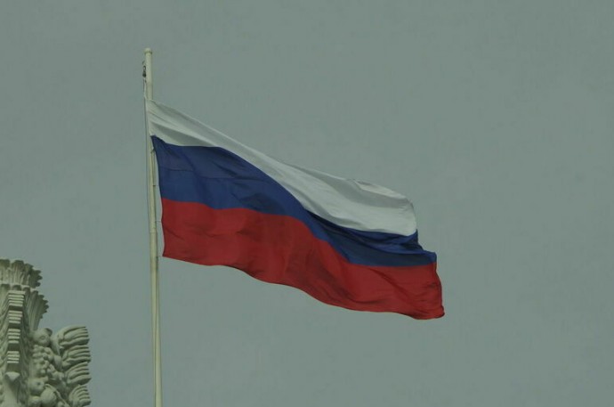 Флаг России установят в учреждениях молодежной политики