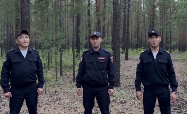 В Бурятии полицейские спасли туристов, заблудившихся из-за медведя