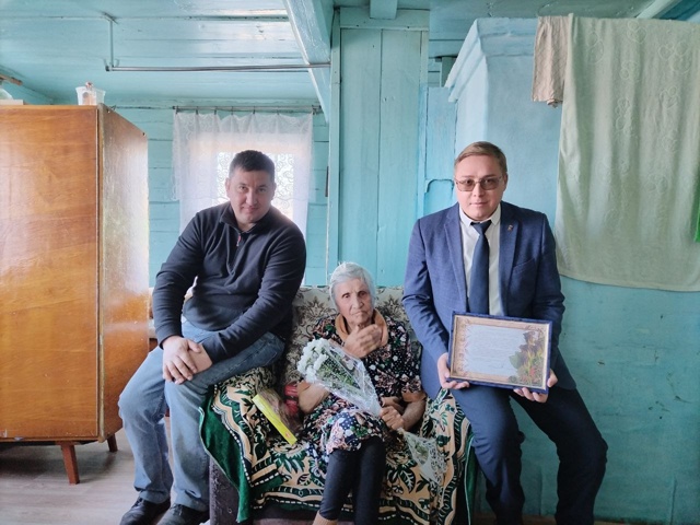 В Бурятии 90-летие отпраздновала жительница села Зырянск В Бурятии 90-летие отпраздновала жительница села Зырянск