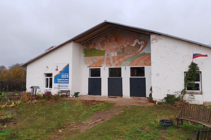 В Демянском округе отремонтировали сельский клуб