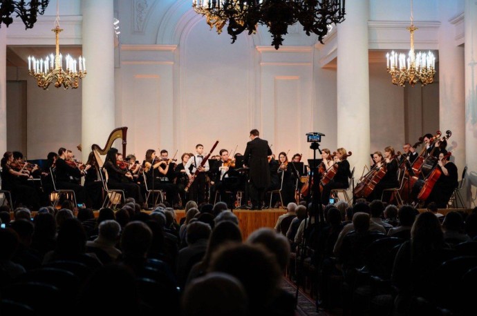 Воспитанники «Мастерской талантов» выступили с филармоническим оркестром в Доме дворянского собрания Воспитанники «Мастерской талантов» выступили с филармоническим оркестром в Доме дворянского собрания