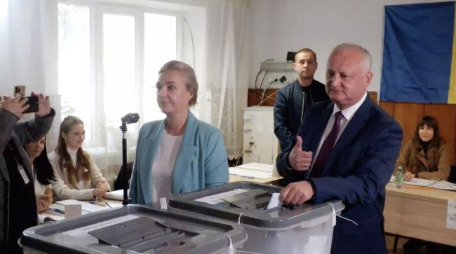 Уже ясно, что на выборах оппозиция одержит победу, но ее надо защитить — Додон