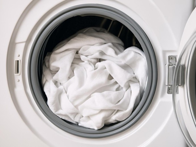 Больше никакого прилипания: простой трюк со стиральной машиной спасёт ваши вещи от статики Больше никакого прилипания: простой трюк со стиральной машиной спасёт ваши вещи от статики