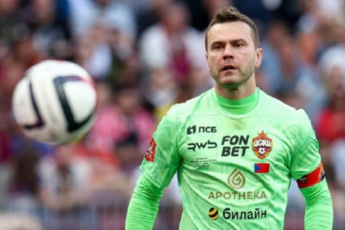 Самая дешёвая футболка из линии одежды Акинфеева стоит 9,5 тысяч рублей