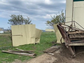В Мордовии 15-летняя девушка пострадала в результате ночного наезда "Шкоды" на препятствие