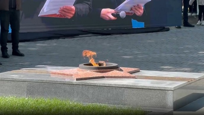 В Чекалине зажжен Вечный огонь