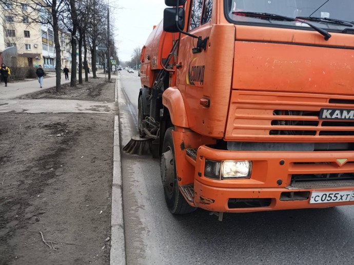 Опубликован график работ по уборке улиц Великого Новгорода на ближайший месяц