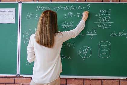 Учительница совратила двух 15-летних школьников