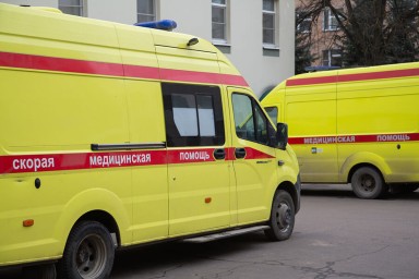 Отец умер, мать в коме: в Калининграде дети вызвали скорую родителям