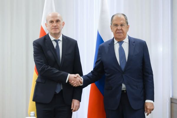 Россия будет помогать Южной Осетии укреплять безопасность — Лавров