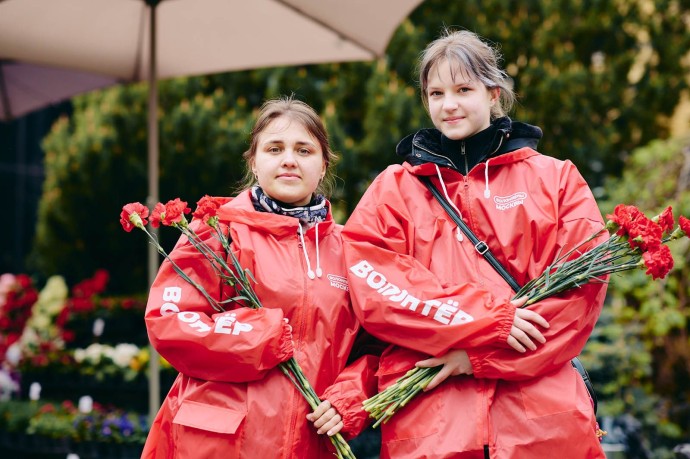 Собянин: К волонтерскому движению присоединились больше 180 тысяч москвичей