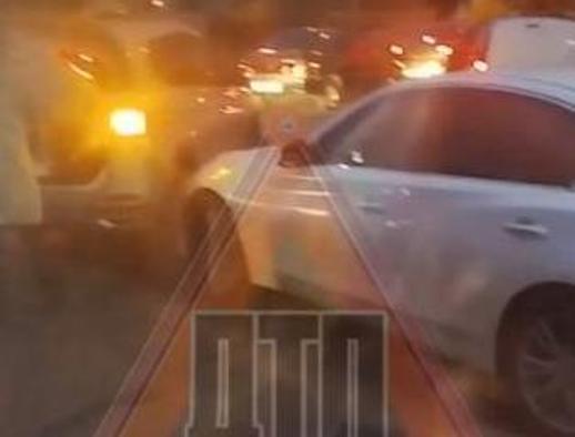 На окраине Пензы случилась авария с двумя машинами На окраине Пензы случилась авария с двумя машинами