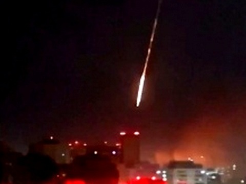 Удар русской ракеты, летящей в облаке плазмы, показали на видео