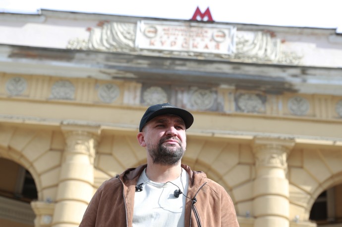Баста рассказал, что люди здороваются с ним в метро