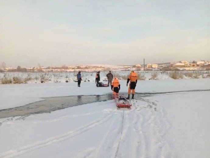 В Белорецком районе Башкирии три рыбака оказались в ледовой ловушке В Белорецком районе Башкирии три рыбака оказались в ледовой ловушке