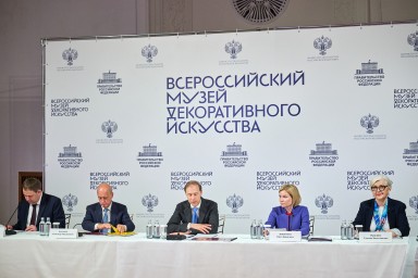 Ольга Любимова приняла участие в заседании Попечительского совета Всероссийского музея декоративного искусства