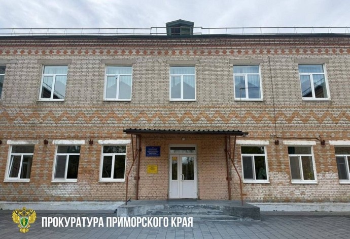 Жителя Приморья, устроившего расправу над обидчиками сына в школе, задержала полиция Жителя Приморья, устроившего расправу над обидчиками сына в школе, задержала полиция