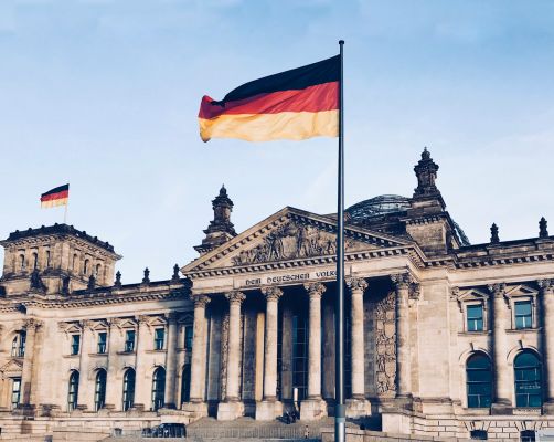 Названа причина желания Германии затянуть конфликт на Украине