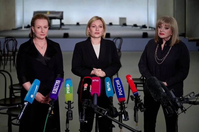 Ольга Любимова осмотрела выставку «Марк Шагал. Радость земного притяжения» в Пушкинском музее Ольга Любимова осмотрела выставку «Марк Шагал. Радость земного притяжения» в Пушкинском музее