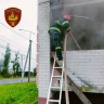 Загорелся балкон: костромичей эвакуировали из дома во время пожара