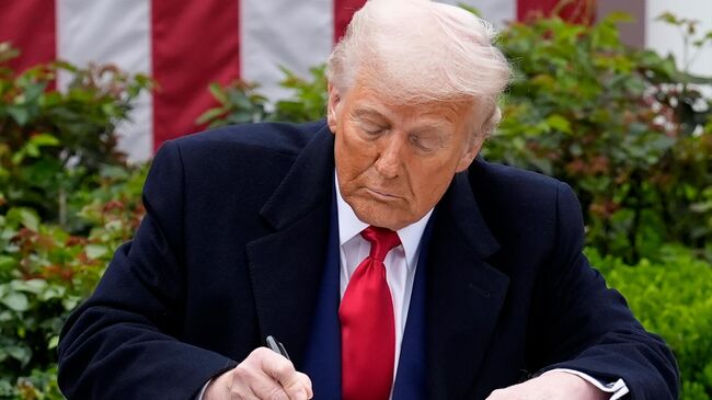 Трампу не следует баллотироваться на третий срок, считают американцы