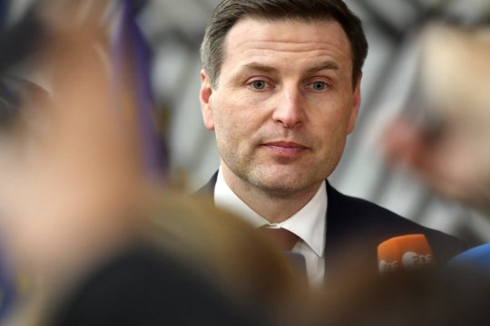 Двойная пересменка в Эстонии: «назначение» нового президента и скандал с отставкой министра обороны Двойная пересменка в Эстонии: «назначение» нового президента и скандал с отставкой министра обороны