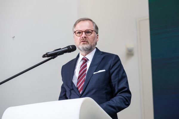 Премьер Чехии: Действия Словакии не способствуют безопасности Европы
