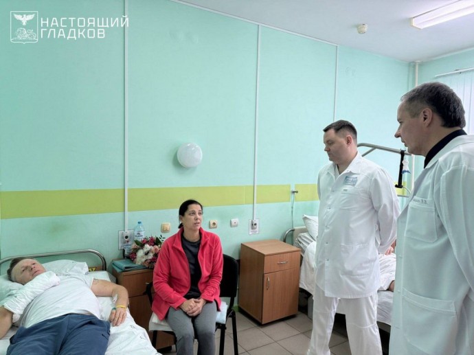 Вячеслав Гладков навестил пострадавших от атак ВСУ белгородцев