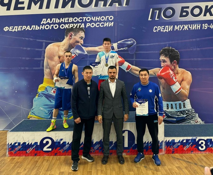 Иннокентий Слепцов завоевал путёвку на чемпионат России по боксу