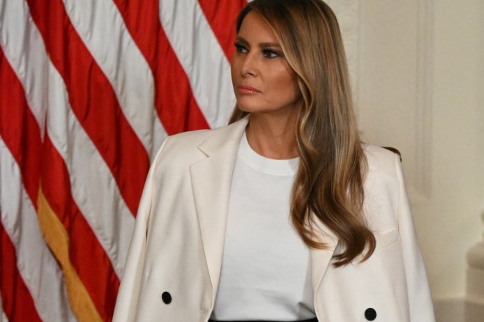 Amazon выпустит документальный фильм о Мелании Трамп Amazon выпустит документальный фильм о Мелании Трамп