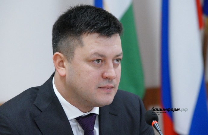 Мэр Уфы поблагодарил супругу за дочь